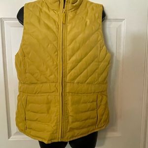 LOFT PUFFER VEST, YELLOW, SIZE SMALL
